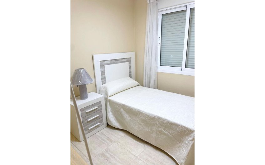 Resale - Apartment -
Guardamar del Segura - Puerto Deportivo