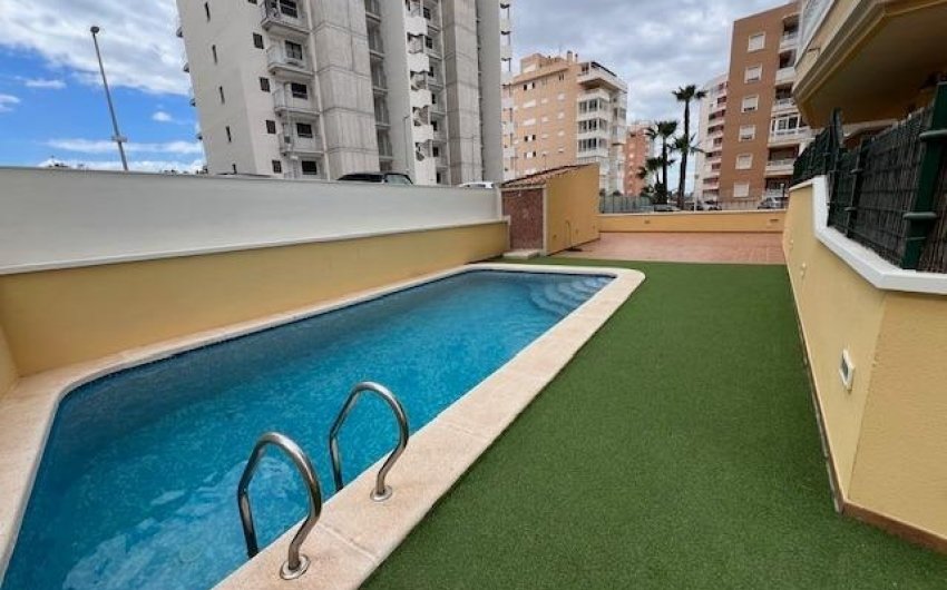 Resale - Apartment -
Guardamar del Segura - Puerto Deportivo