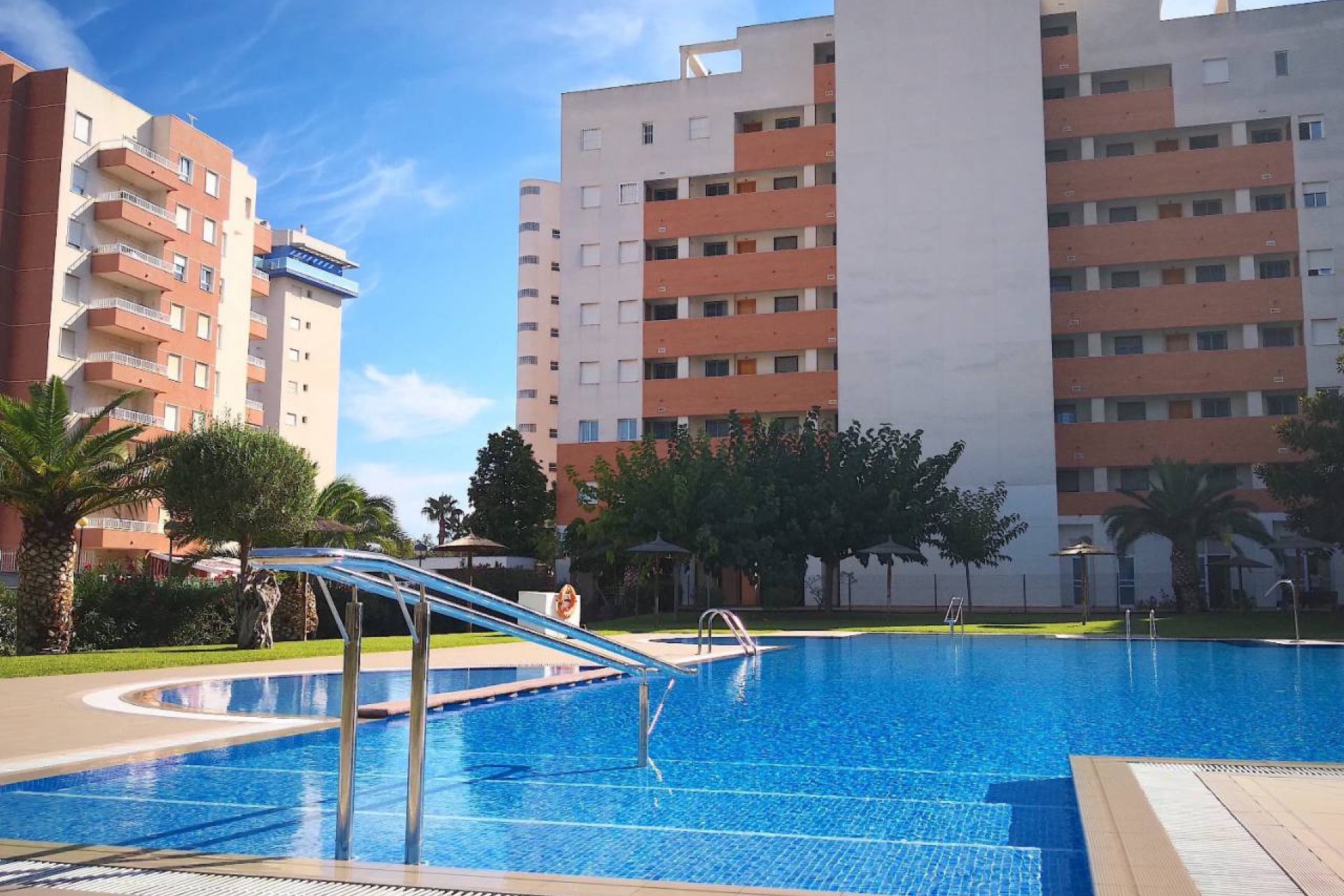 Resale - Apartment -
Guardamar del Segura - Puerto