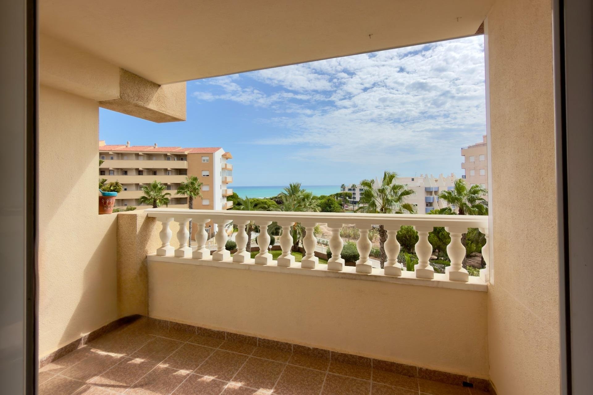 Resale - Apartment -
Guardamar del Segura - Urbanizaciones