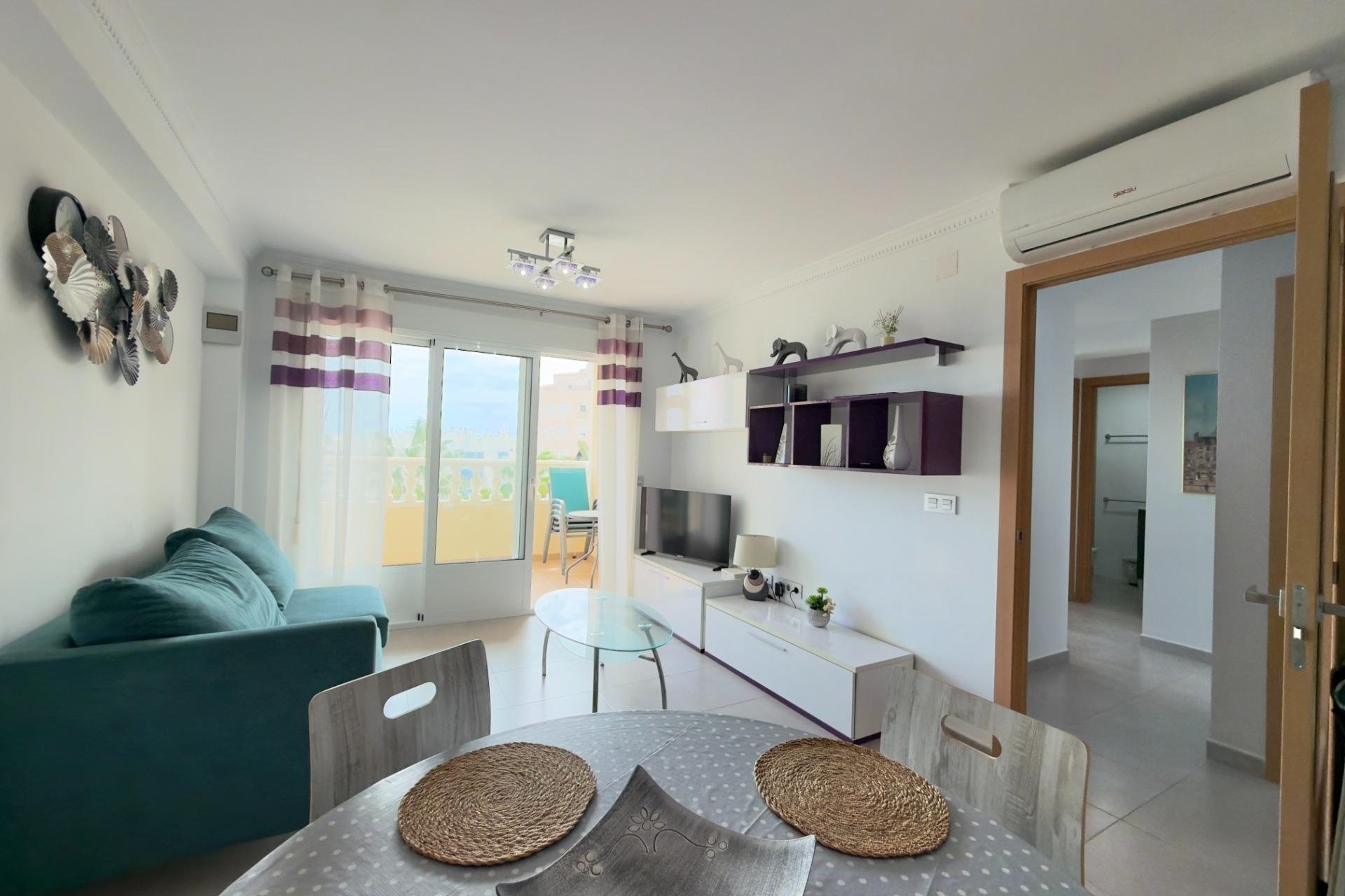 Resale - Apartment -
Guardamar del Segura - Urbanizaciones