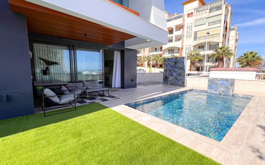 Resale - Apartment -
Guardamar del Segura - Urbanizaciones