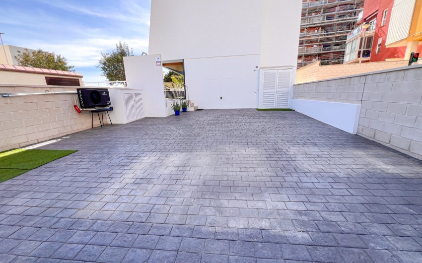 Resale - Apartment -
Guardamar del Segura - Urbanizaciones