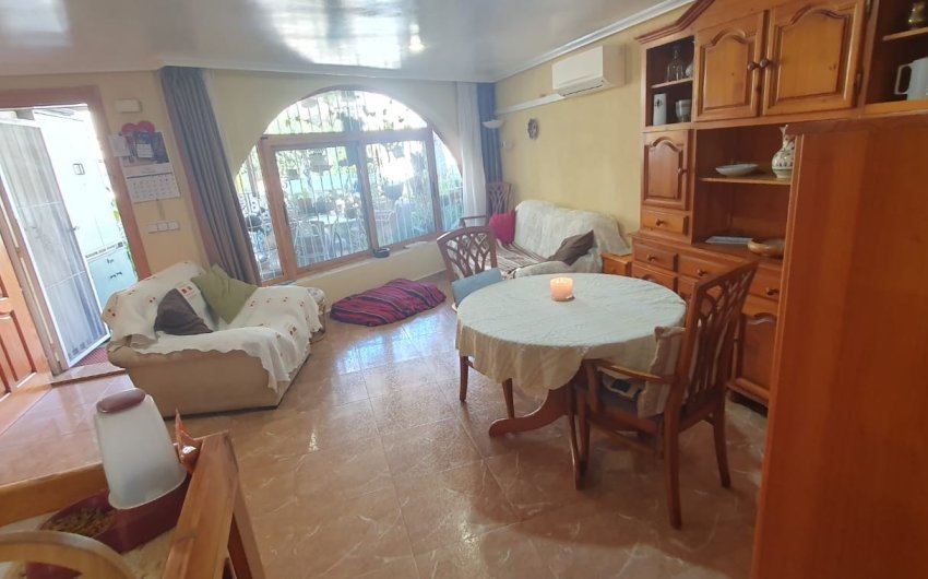 Resale - Apartment -
Guardamar del Segura - Urbanizaciones