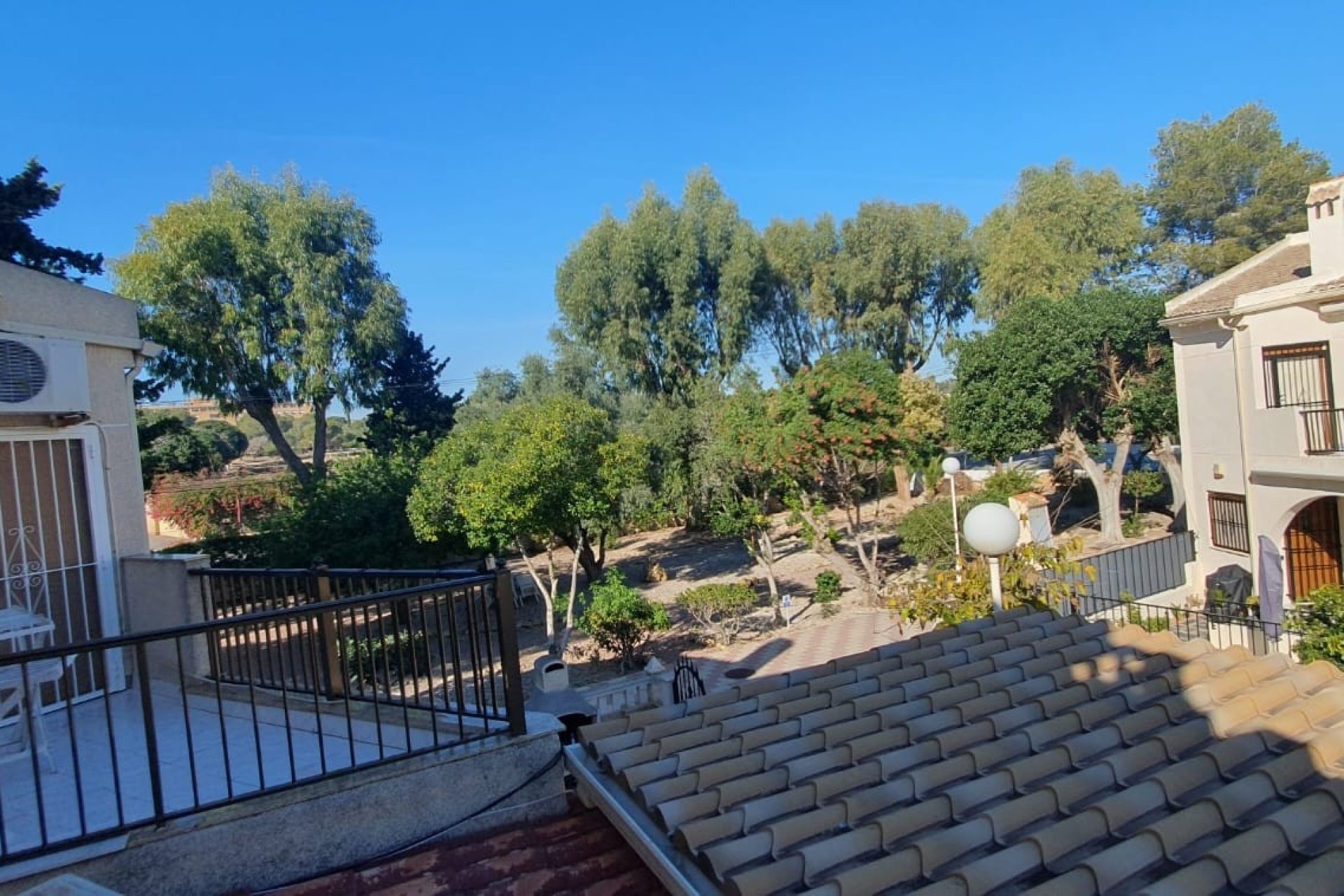 Resale - Apartment -
Guardamar del Segura - Urbanizaciones