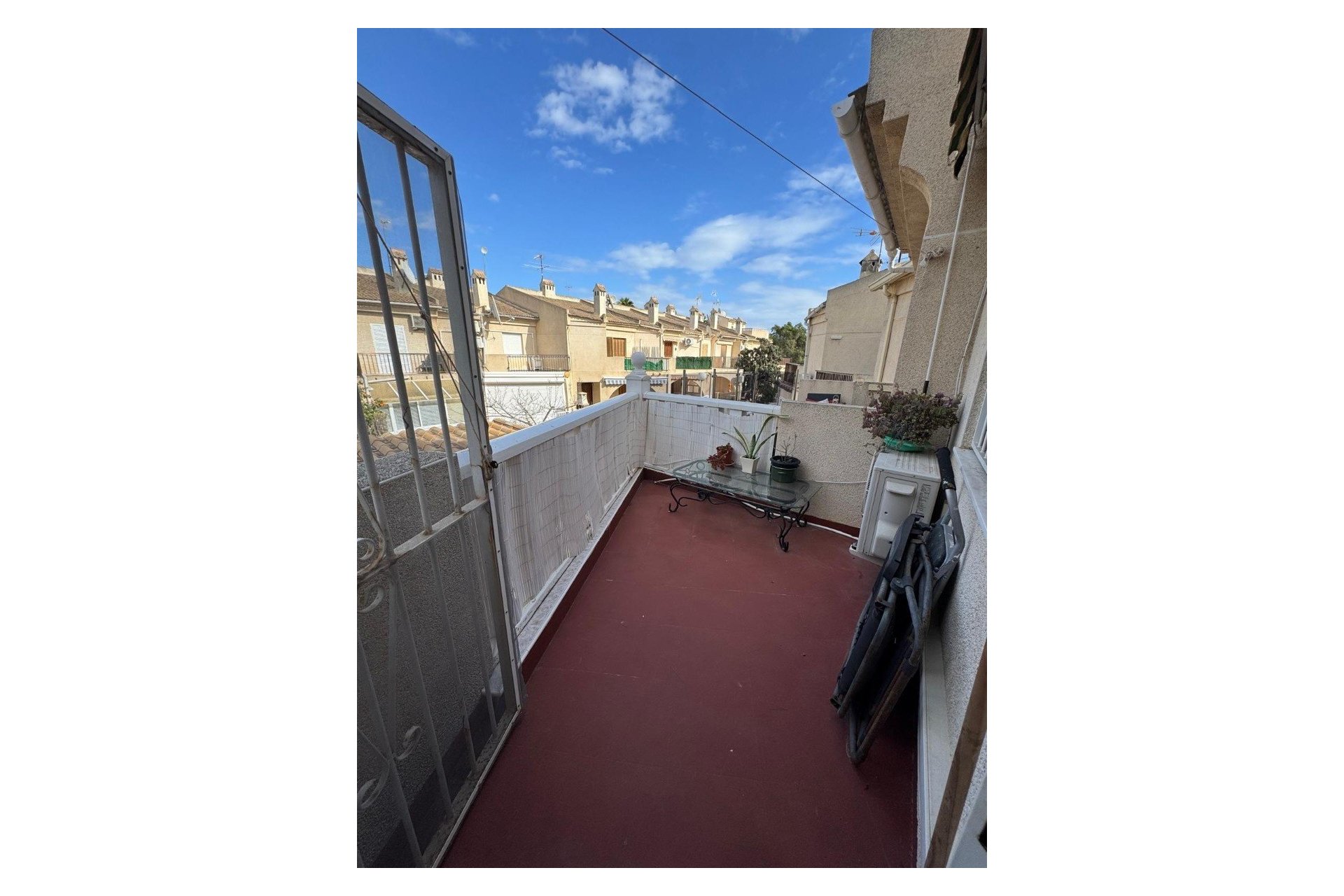 Resale - Apartment -
Guardamar del Segura - Urbanizaciones