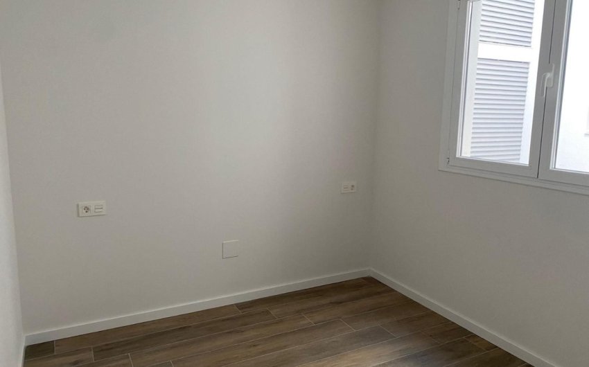 Resale - Apartment -
La Campana - Inland