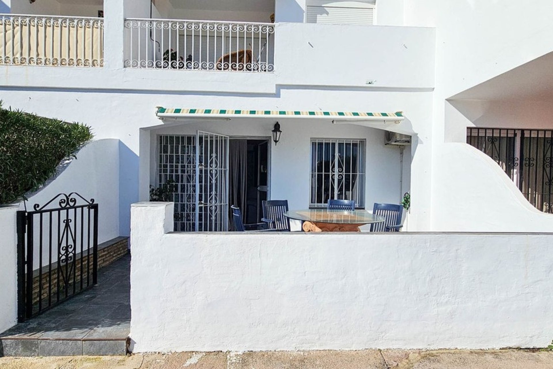 Resale - Apartment -
La Duquesa - Costa del Sol