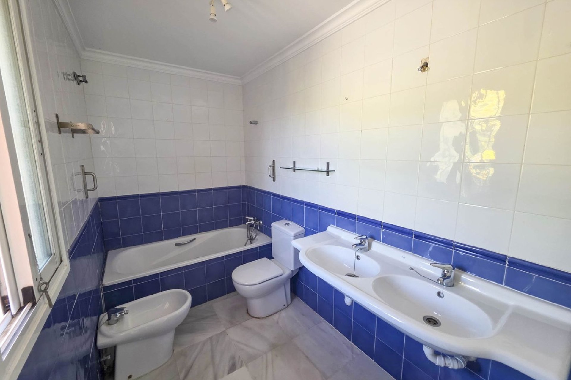 Resale - Apartment -
La Duquesa - Costa del Sol