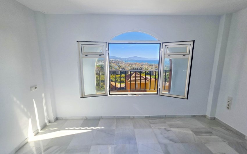 Resale - Apartment -
La Duquesa - Costa del Sol