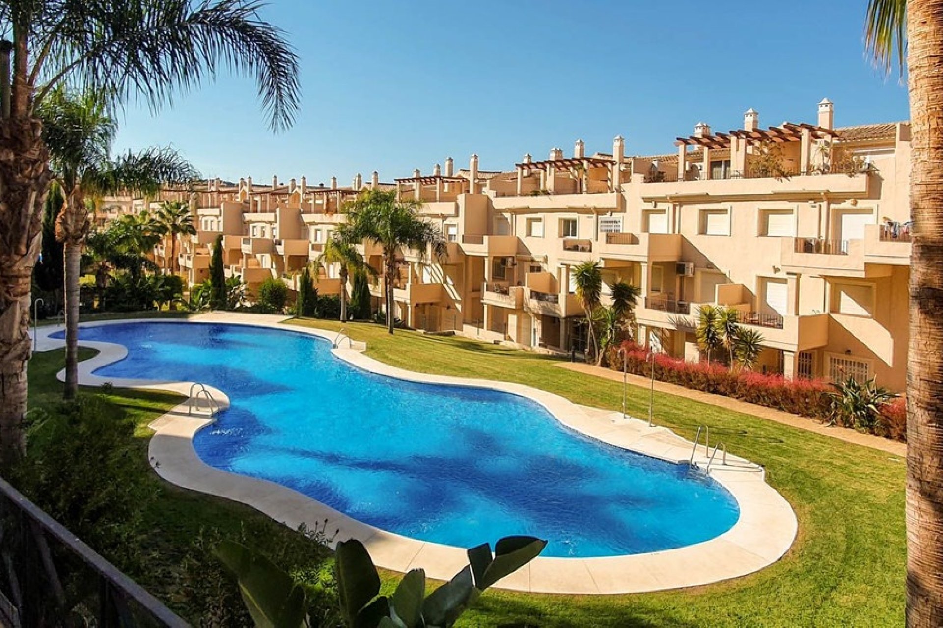 Resale - Apartment -
La Duquesa - Costa del Sol