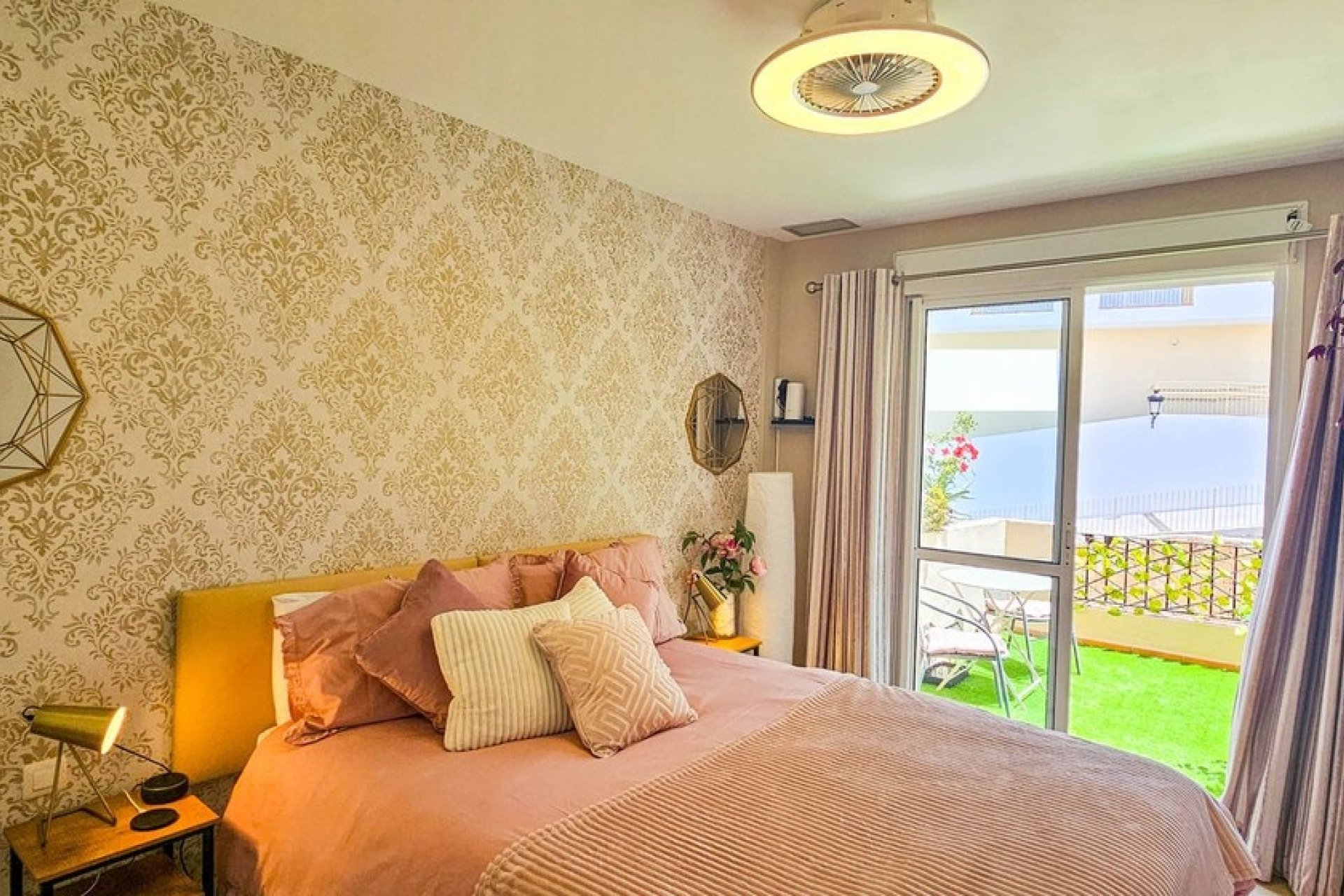 Resale - Apartment -
La Duquesa - Costa del Sol