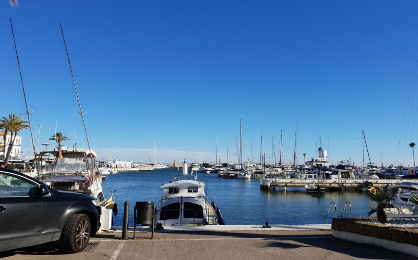 Resale - Apartment -
La Duquesa - Costa del Sol