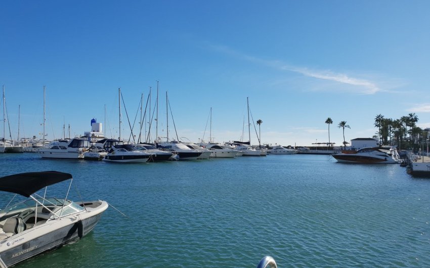 Resale - Apartment -
La Duquesa - Costa del Sol