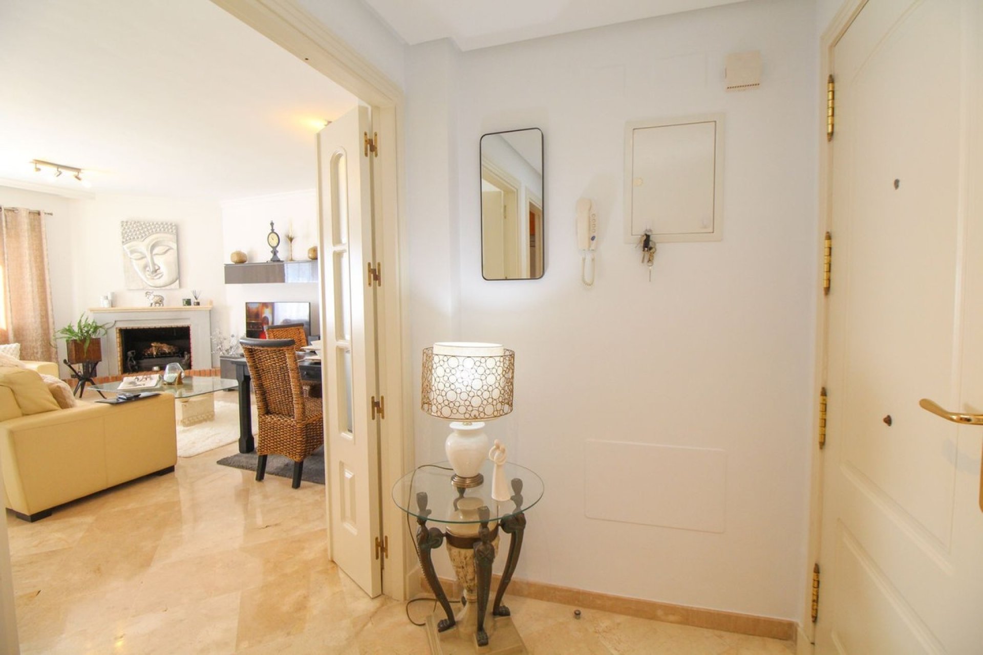 Resale - Apartment -
La Mairena - Inland