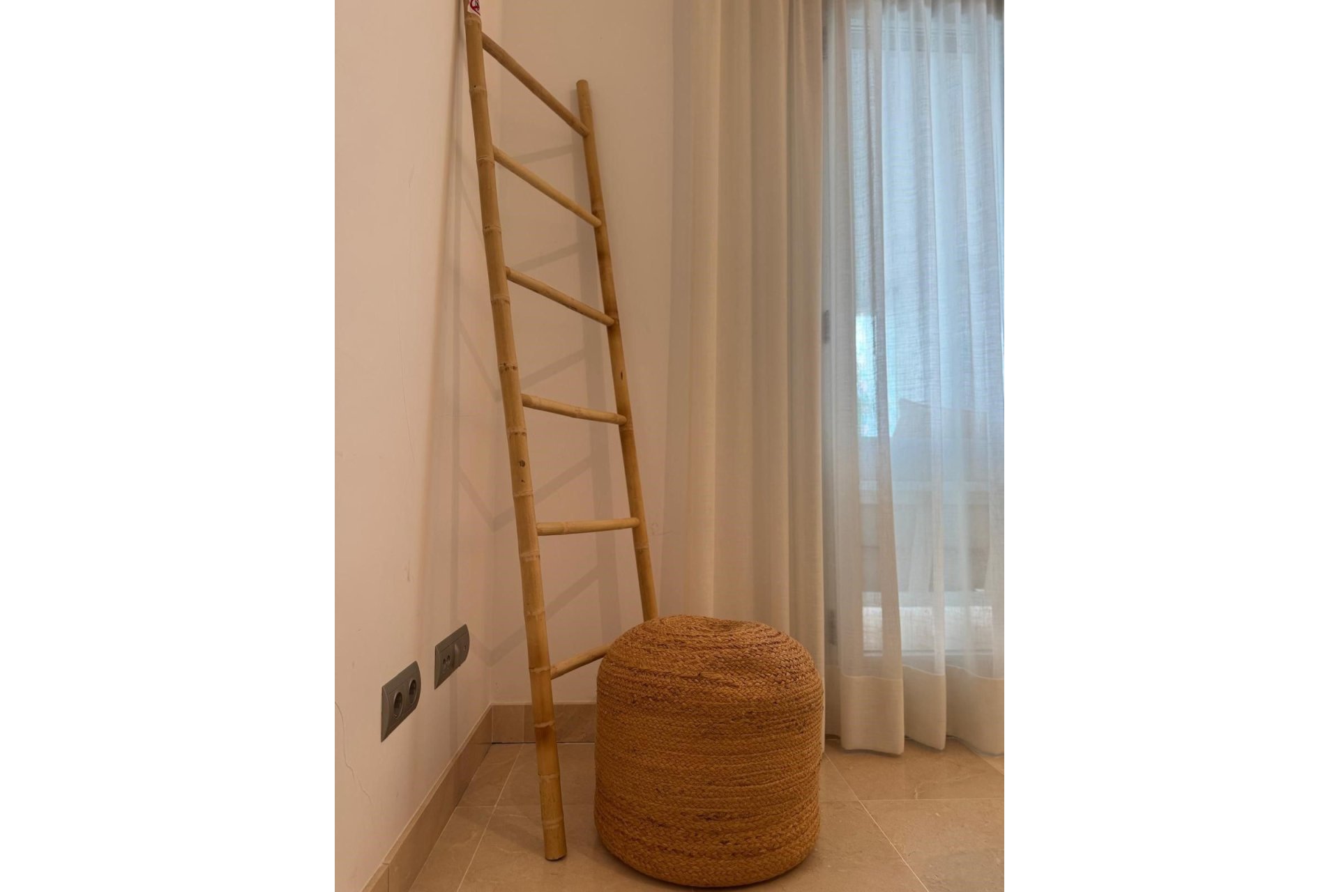Resale - Apartment -
La Mairena - Inland