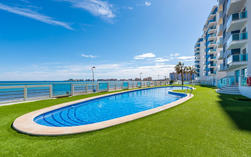 Resale - Apartment -
La Manga del Mar Menor