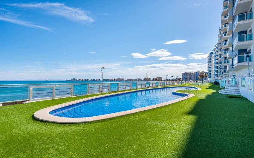 Resale - Apartment -
La Manga del Mar Menor