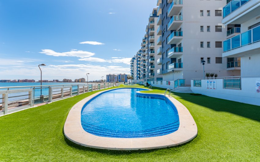 Resale - Apartment -
La Manga del Mar Menor