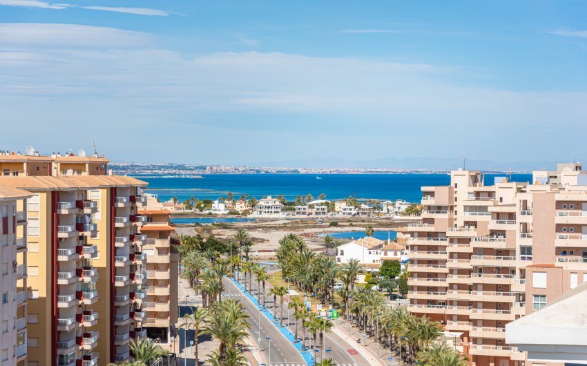 Resale - Apartment -
La Manga del Mar Menor