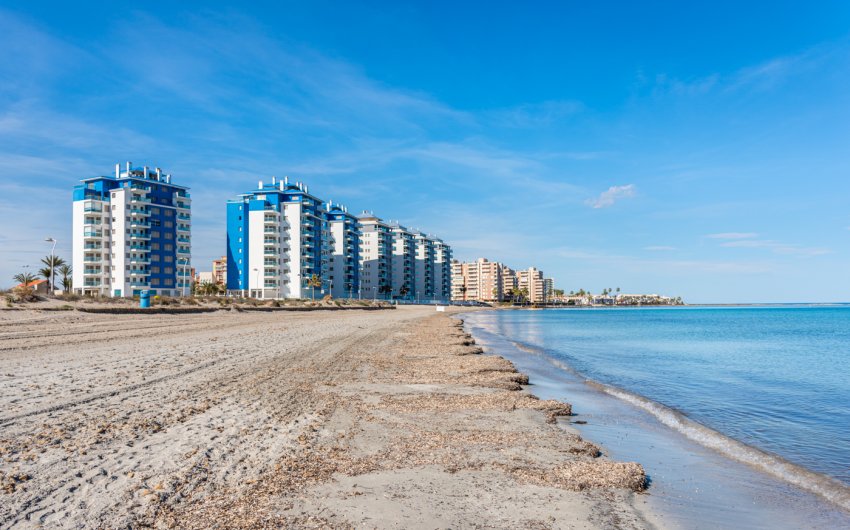 Resale - Apartment -
La Manga del Mar Menor