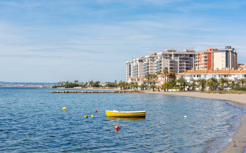 Resale - Apartment -
La Manga del Mar Menor