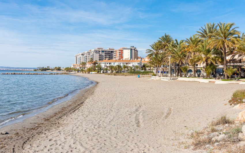 Resale - Apartment -
La Manga del Mar Menor