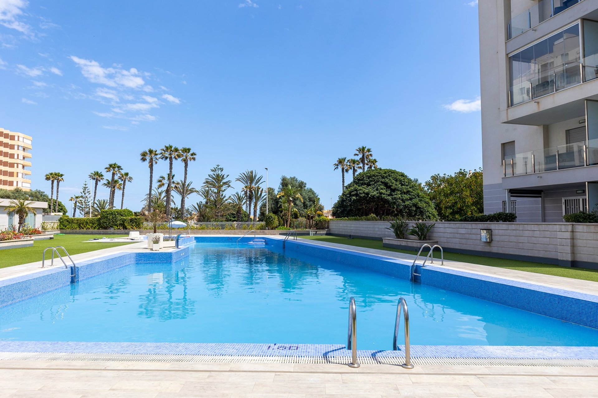 Resale - Apartment -
La Mata - Playa