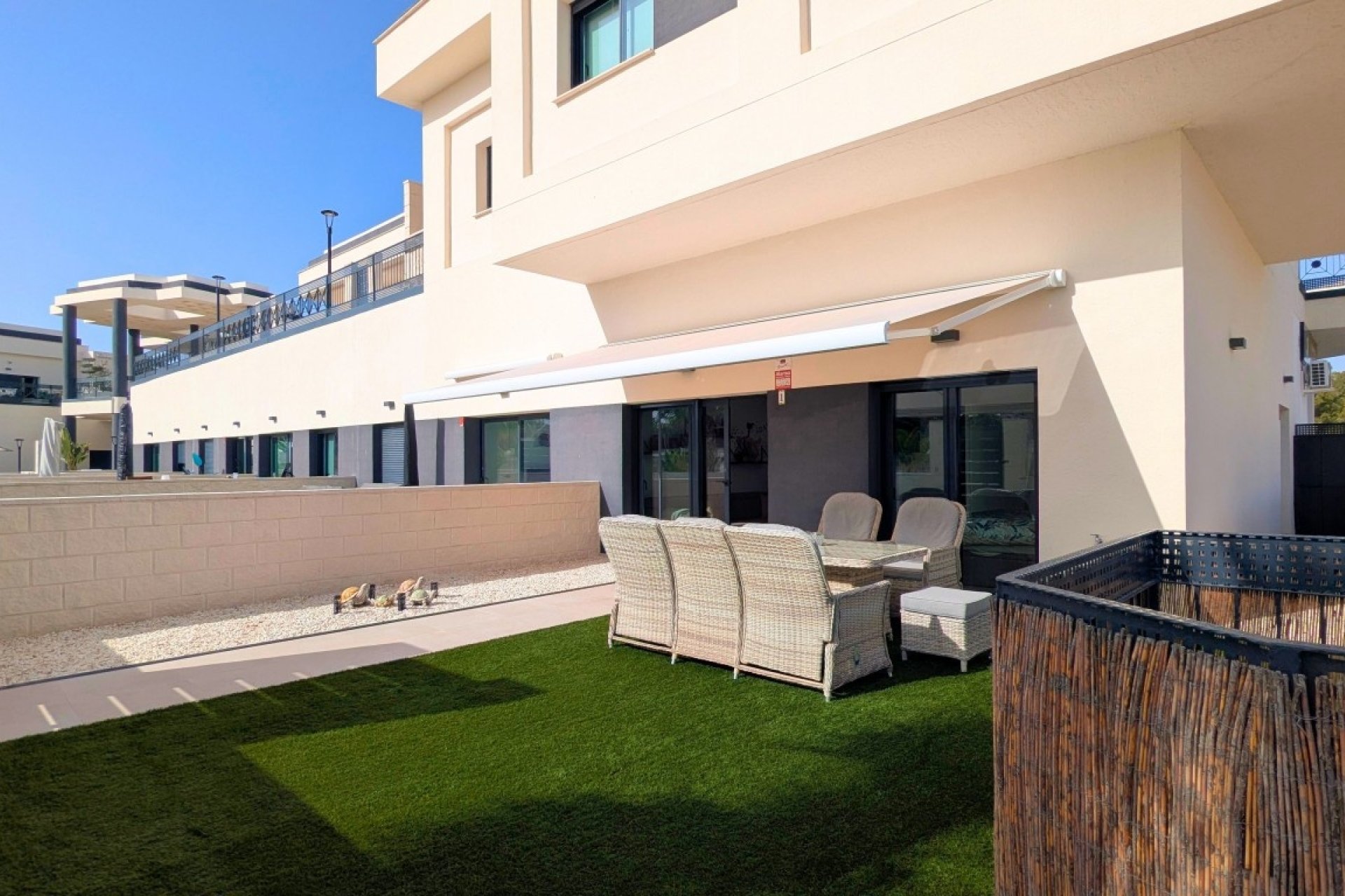 Resale - Apartment -
Lo Crispin - Inland