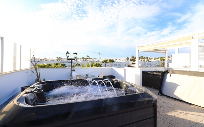 Resale - Apartment -
Los Montesinos - Entre Naranjos / Vistabella Golf