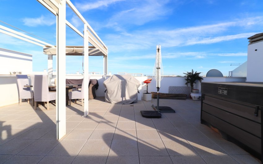 Resale - Apartment -
Los Montesinos - Entre Naranjos / Vistabella Golf