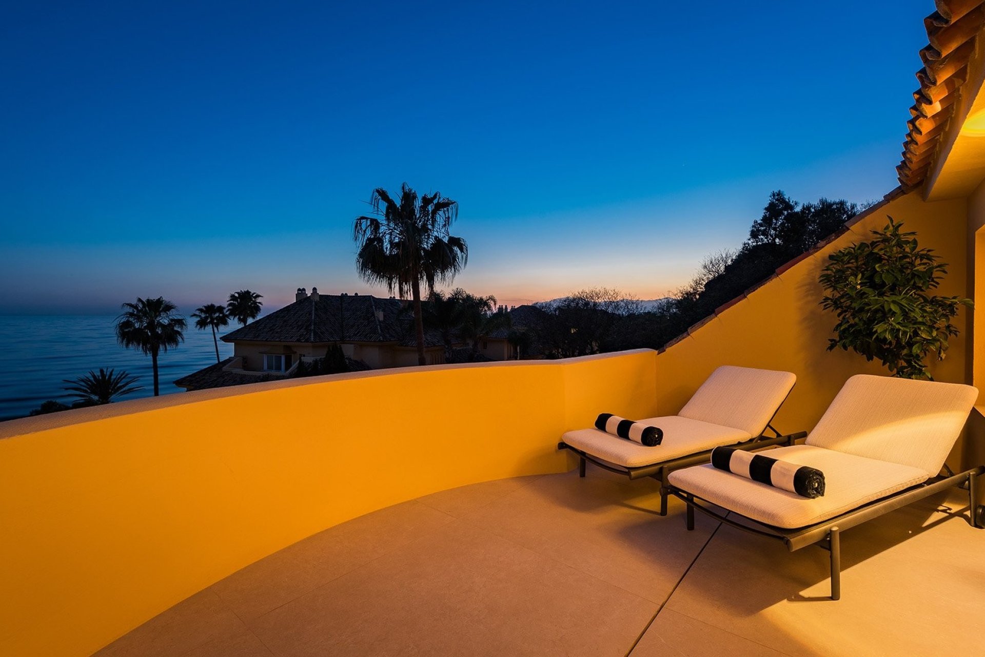 Resale - Apartment -
Marbella - East Marbella