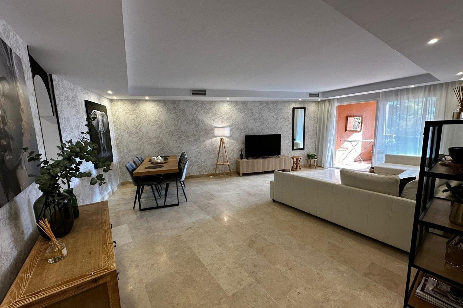 Resale - Apartment -
Marbella - Lomas De Rio Verde