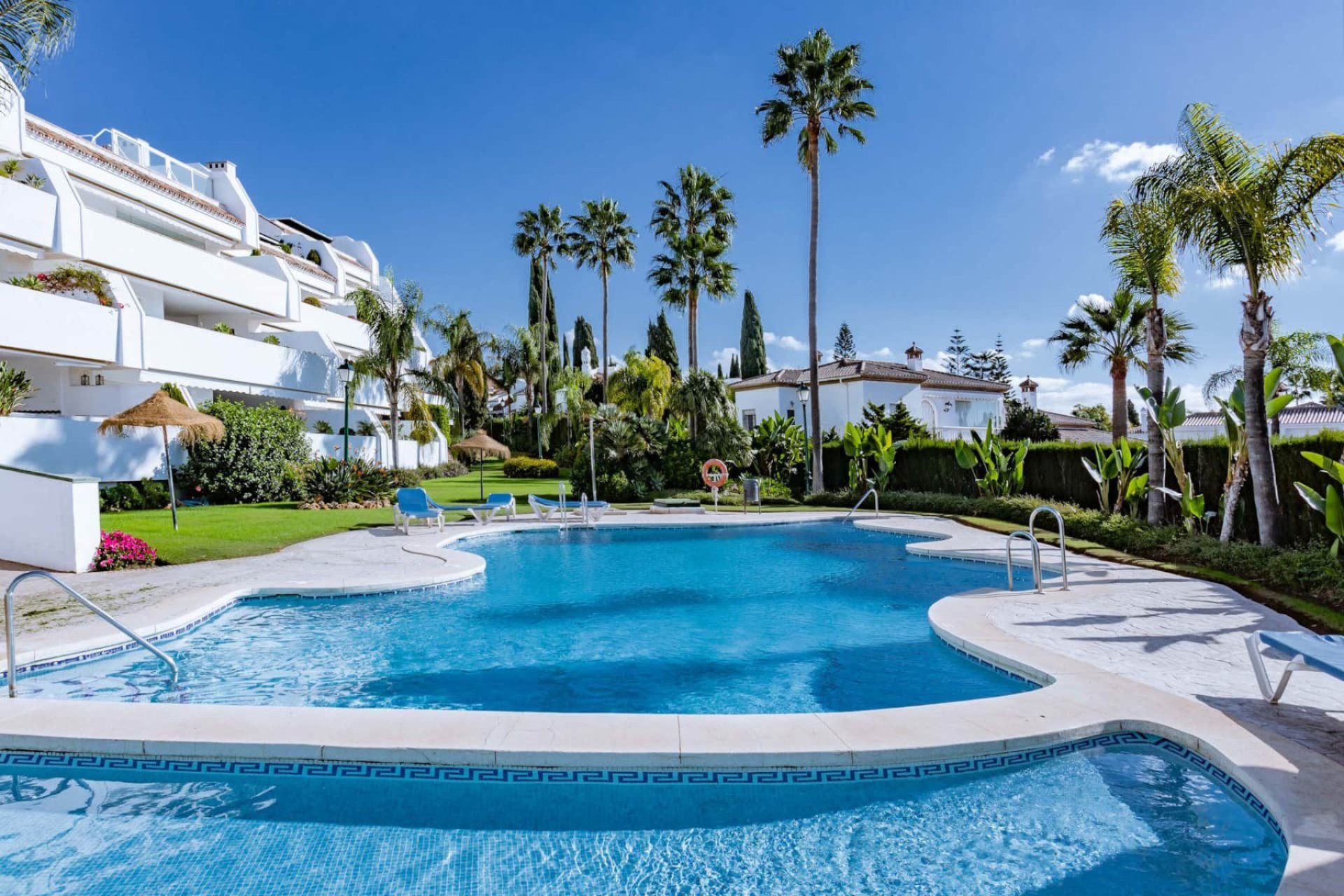 Resale - Apartment -
Marbella - Los Monteros