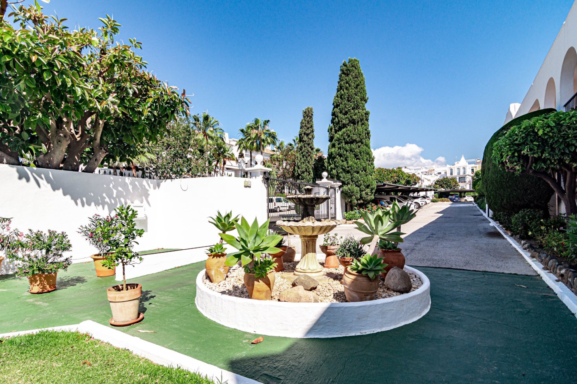 Resale - Apartment -
Marbella - Nueva Andalucía