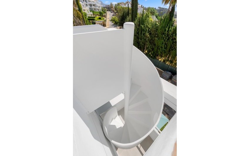 Resale - Apartment -
Marbella - Nueva Andalucía