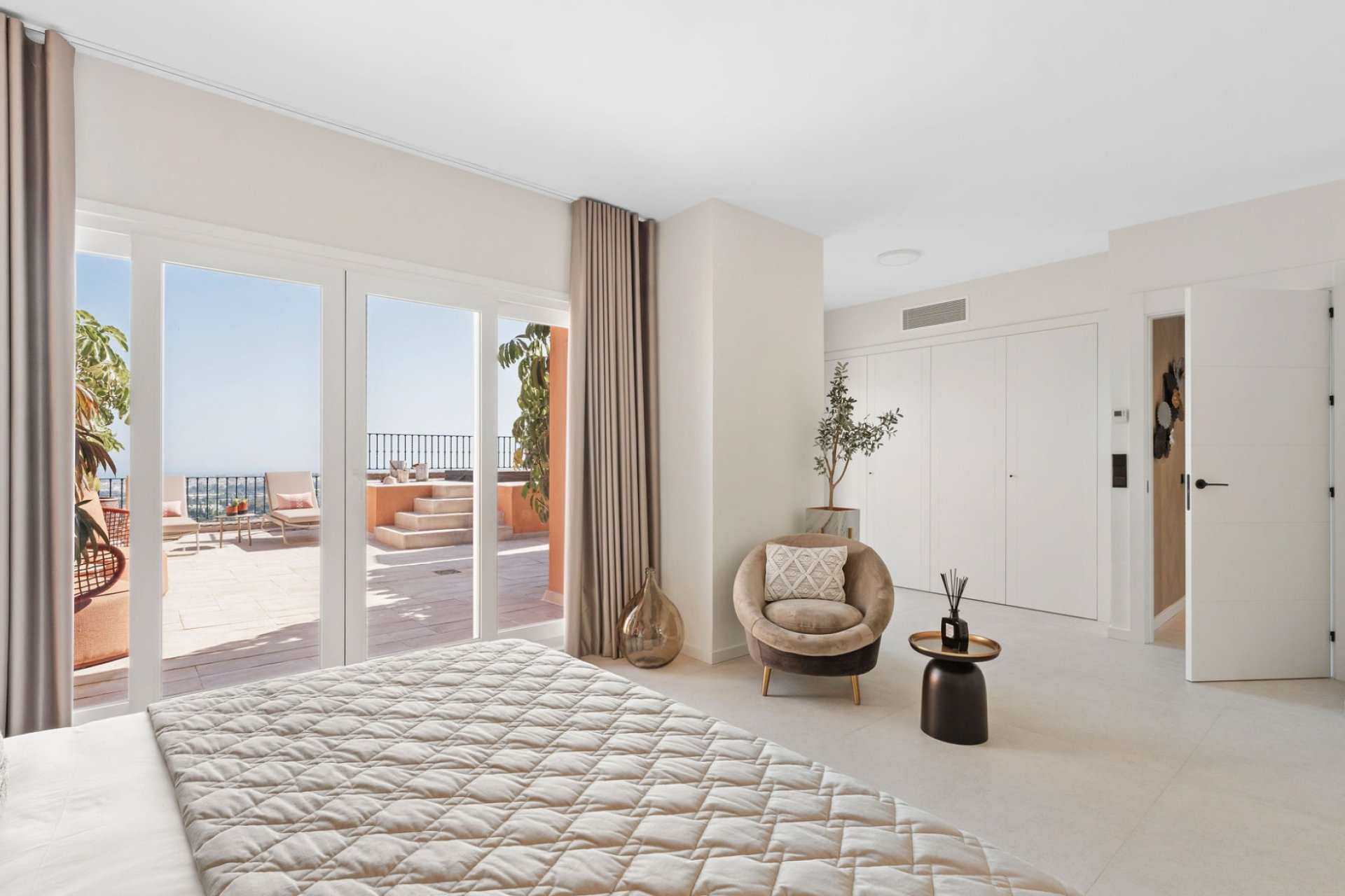 Resale - Apartment -
Marbella - Nueva Andalucía