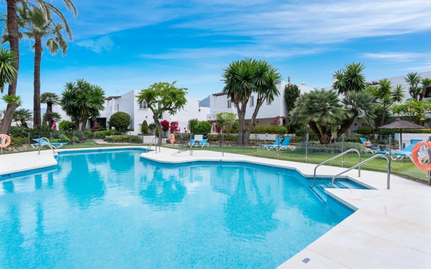 Resale - Apartment -
Marbella - Nueva Andalucía