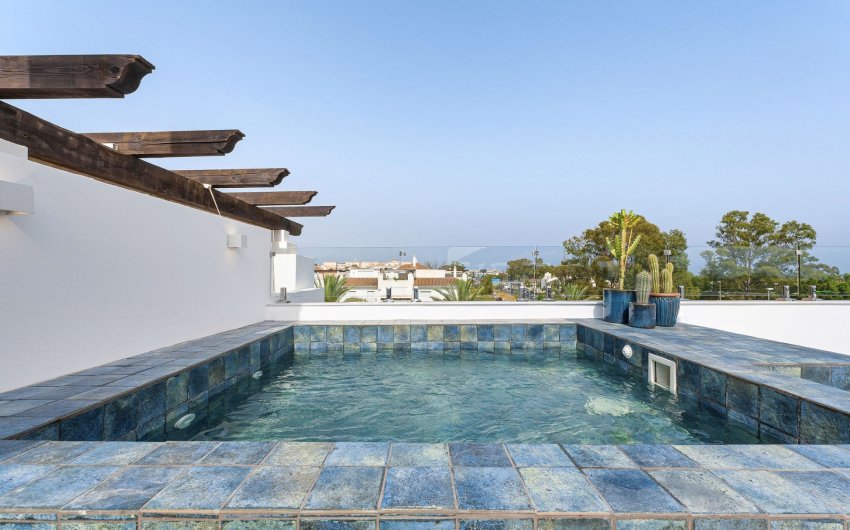 Resale - Apartment -
Marbella - Nueva Andalucía