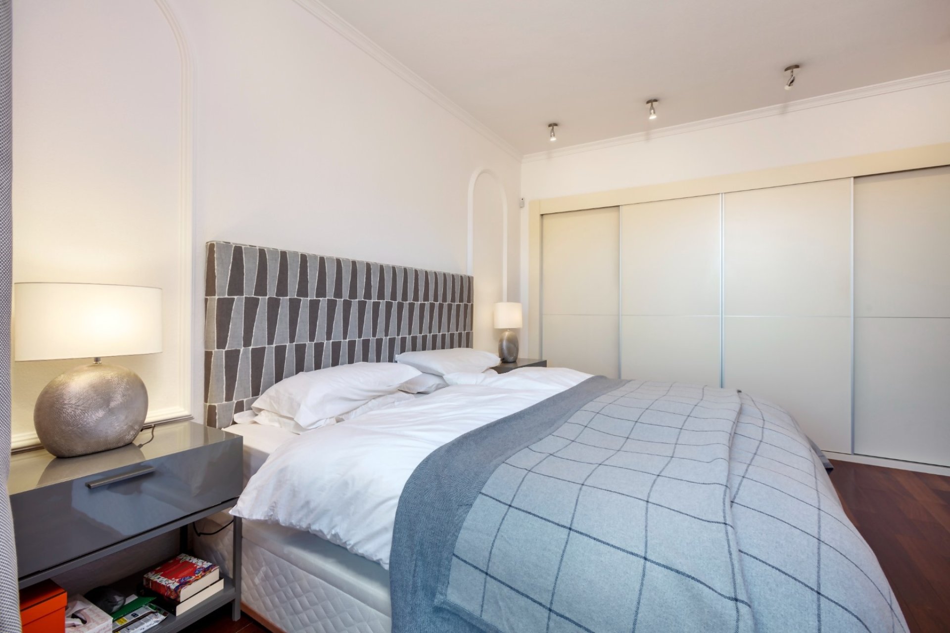 Resale - Apartment -
Marbella - Nueva Andalucía
