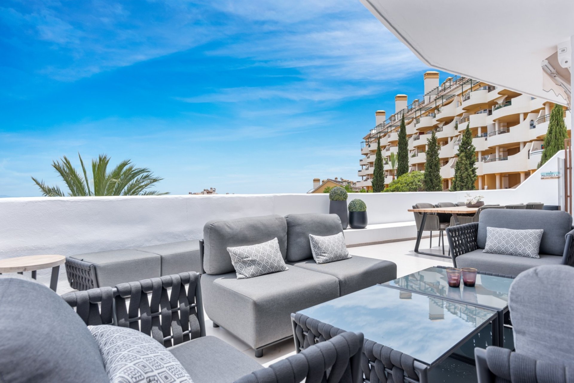 Resale - Apartment -
Marbella - Nueva Andalucía