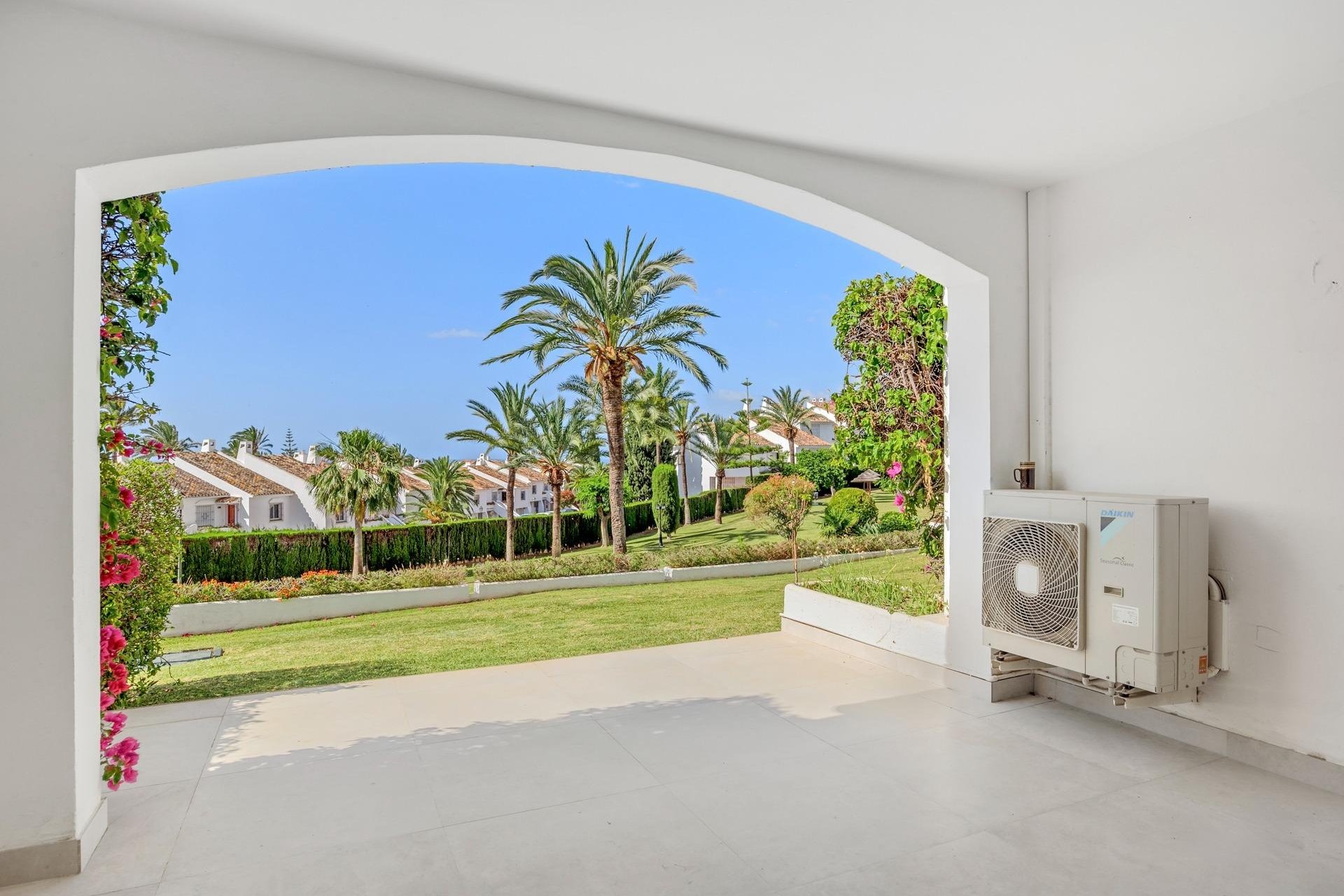 Resale - Apartment -
Marbella - Nueva Andalucia