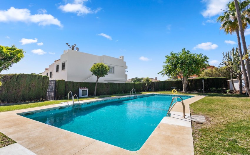 Resale - Apartment -
Marbella - Nueva Andalucía