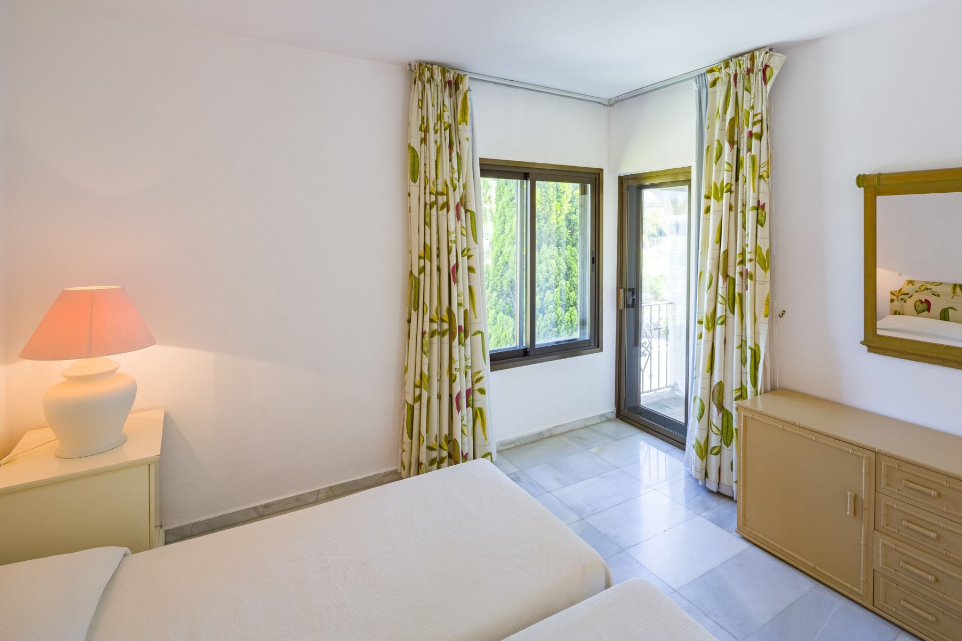 Resale - Apartment -
Marbella - Puerto Banús