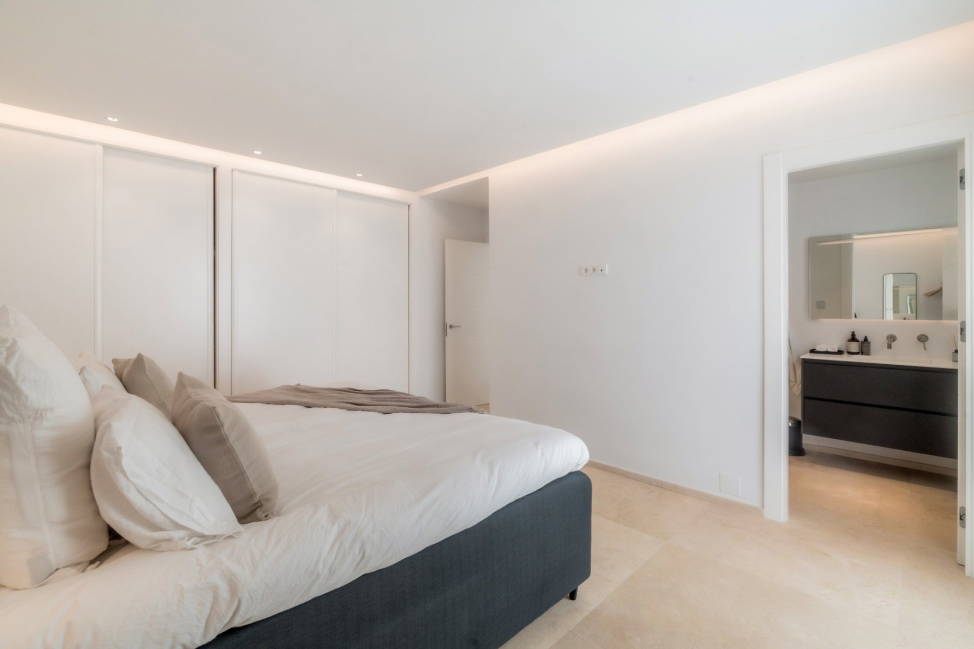 Resale - Apartment -
Marbella - Puerto Banús