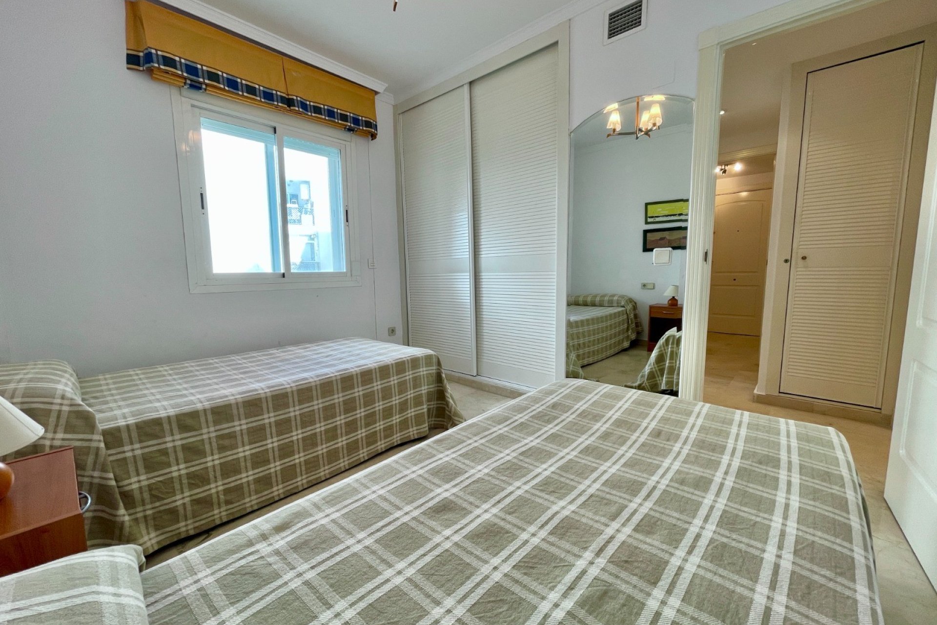 Resale - Apartment -
Marbella - Puerto Banús