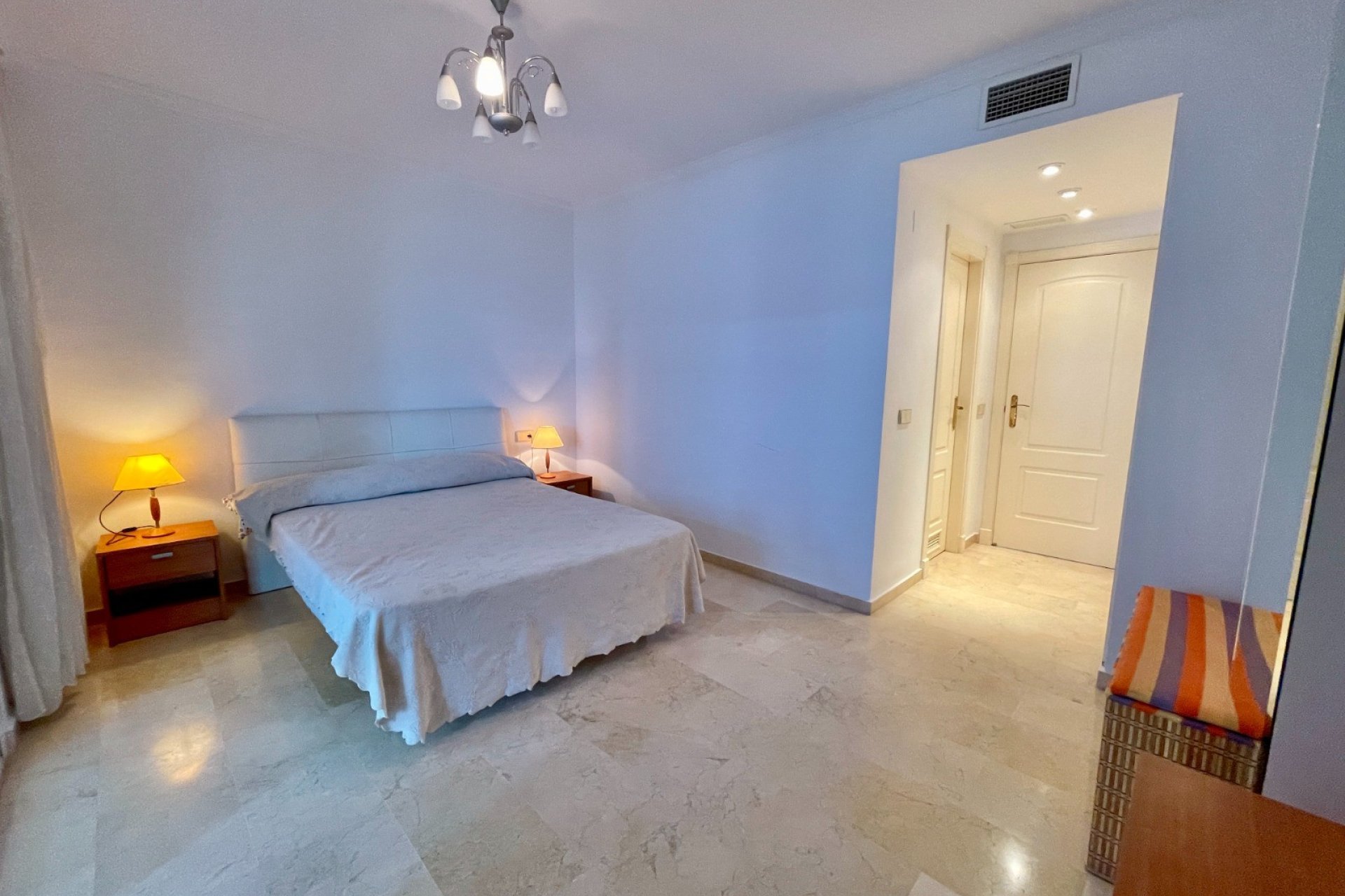 Resale - Apartment -
Marbella - Puerto Banús