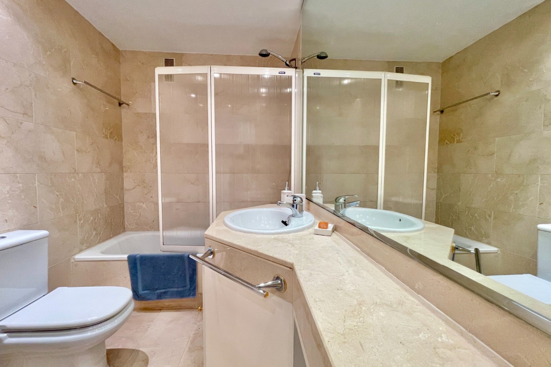 Resale - Apartment -
Marbella - Puerto Banús