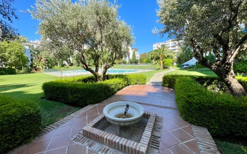 Resale - Apartment -
Marbella - Puerto Banús