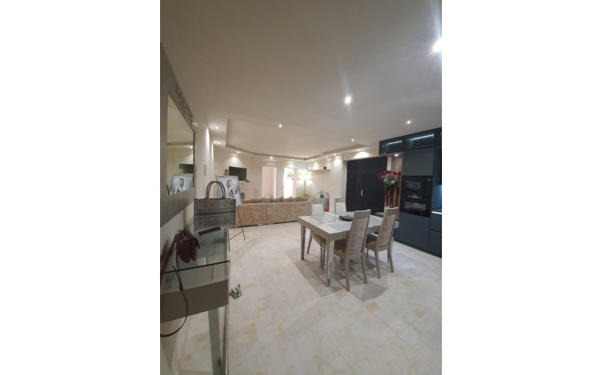 Resale - Apartment -
Marbella - Puerto Banús